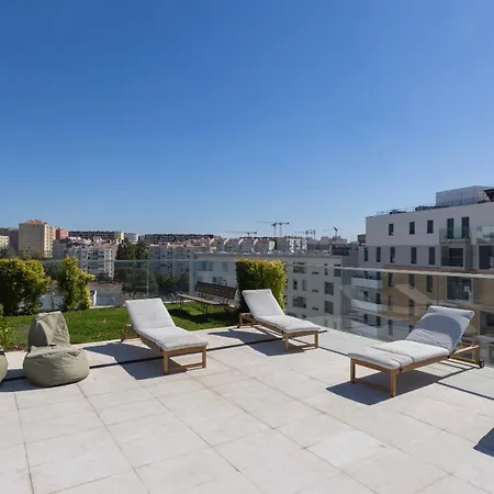 Soft Modern Flat With Pool & Gym By Lovelystay Апартаменти *