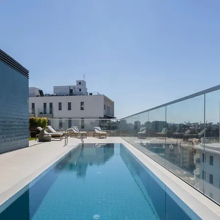 Soft Modern Flat With Pool & Gym By Lovelystay Апартаменти Лісабон
