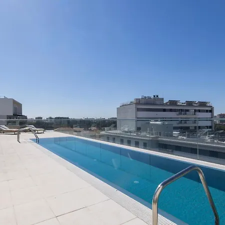 Appartement Soft Modern Flat With Pool & Gym By Lovelystay