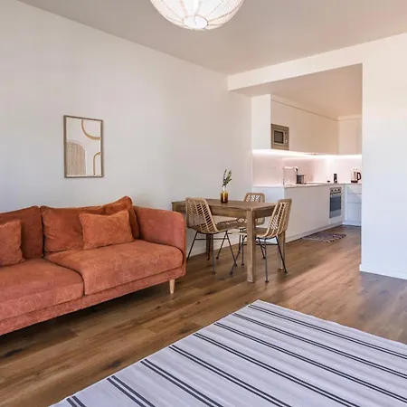 Apartman Soft Modern Flat With Pool & Gym By Lovelystay Lisboa