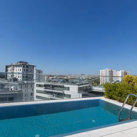 Apartman Soft Modern Flat With Pool & Gym By Lovelystay